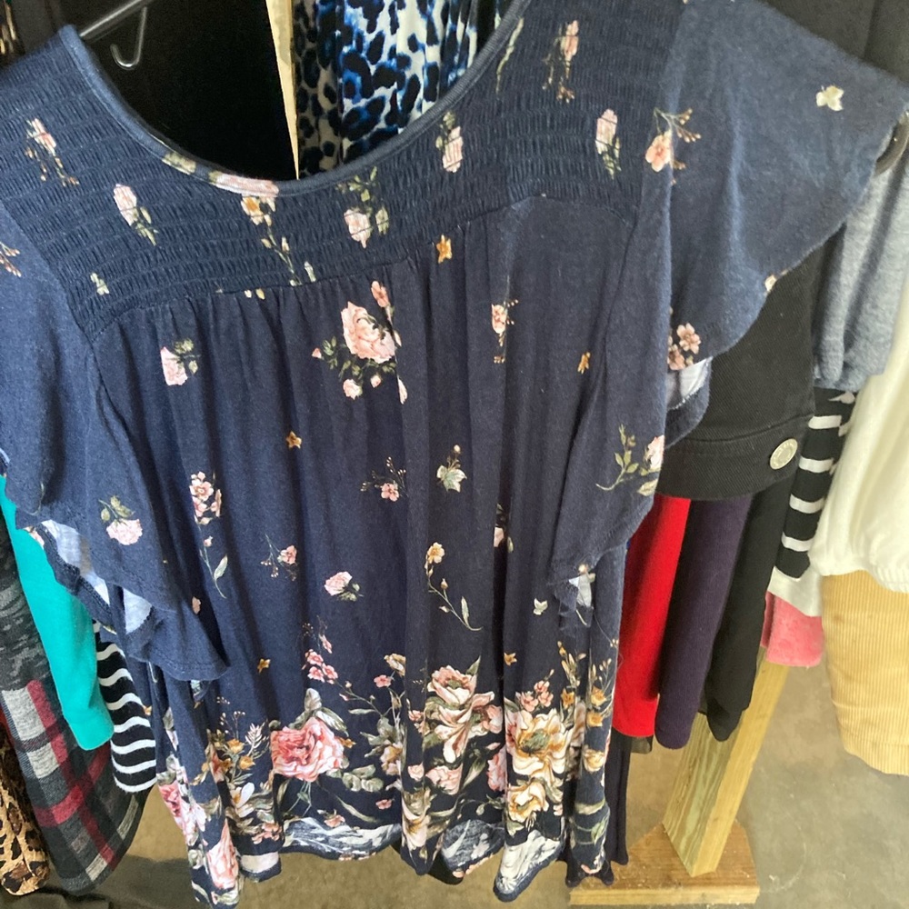 Women’s cap sleeved top